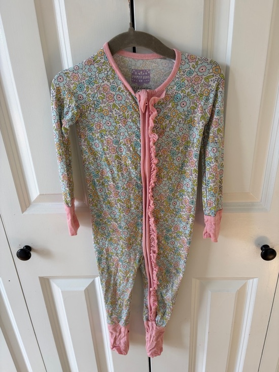 poppy kids co Other - Poppy Kids Co Floral Zippy Bamboo PJs size 12-18mo